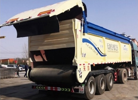 Semi-remorque de transport de grains en vrac